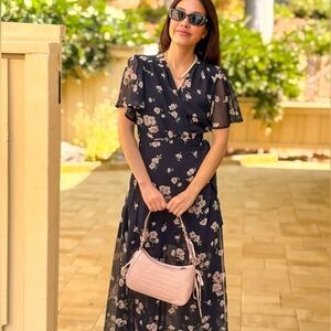 🎉HP🎉 Chiffon Floral Butterfly Sleeve Maxi Dress